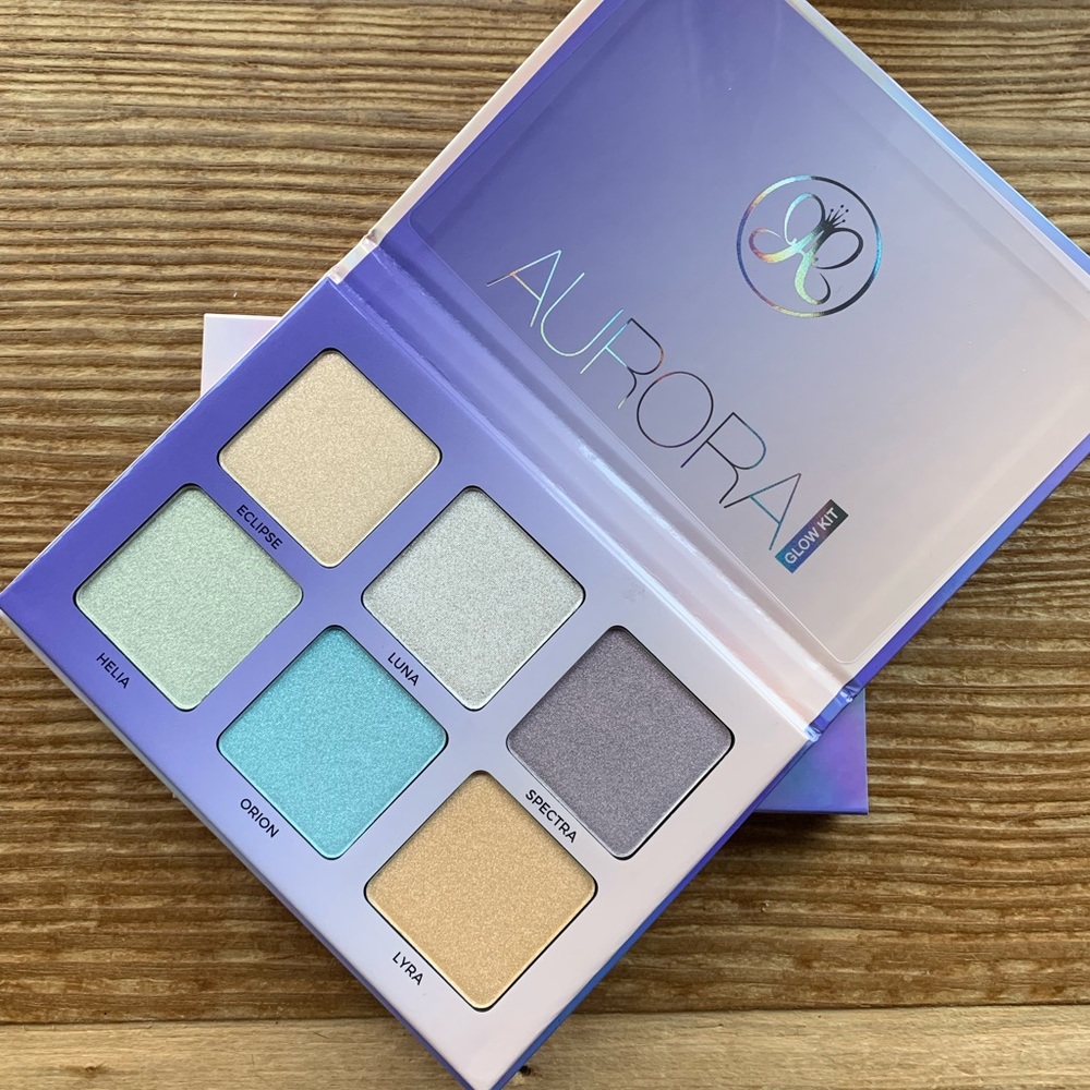 Aurora Glow Kit Highlighter Palette - Iridescent Purple